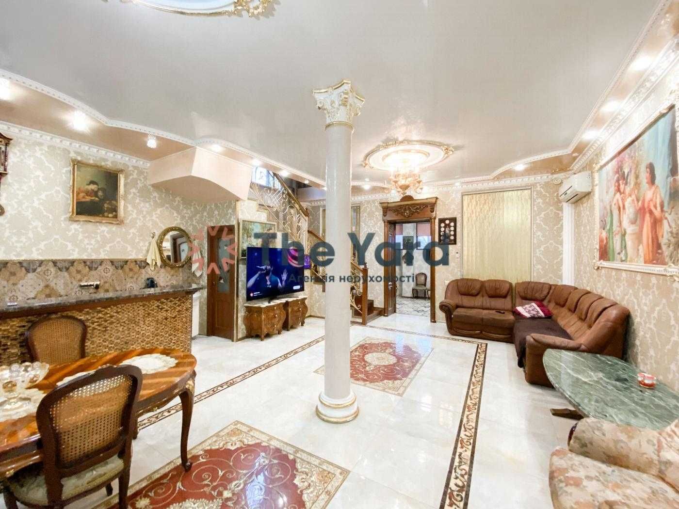 Продаж 3-поверхового будинку вул. Оборонна Солом"янський район