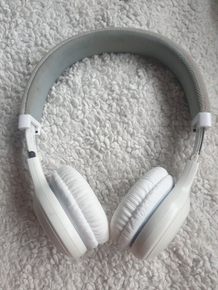 Słuchawki JBL nauszne białe