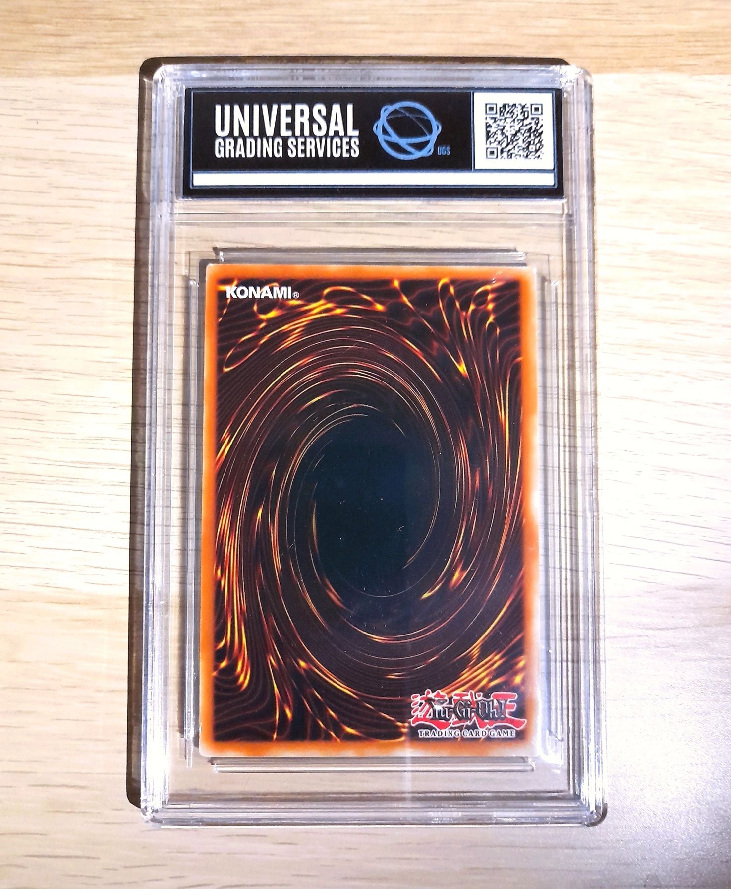 Blue Eyes White Dragon - GFP2 GHOST GRADED 8.5