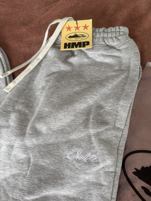 Calcas Corteiz novas