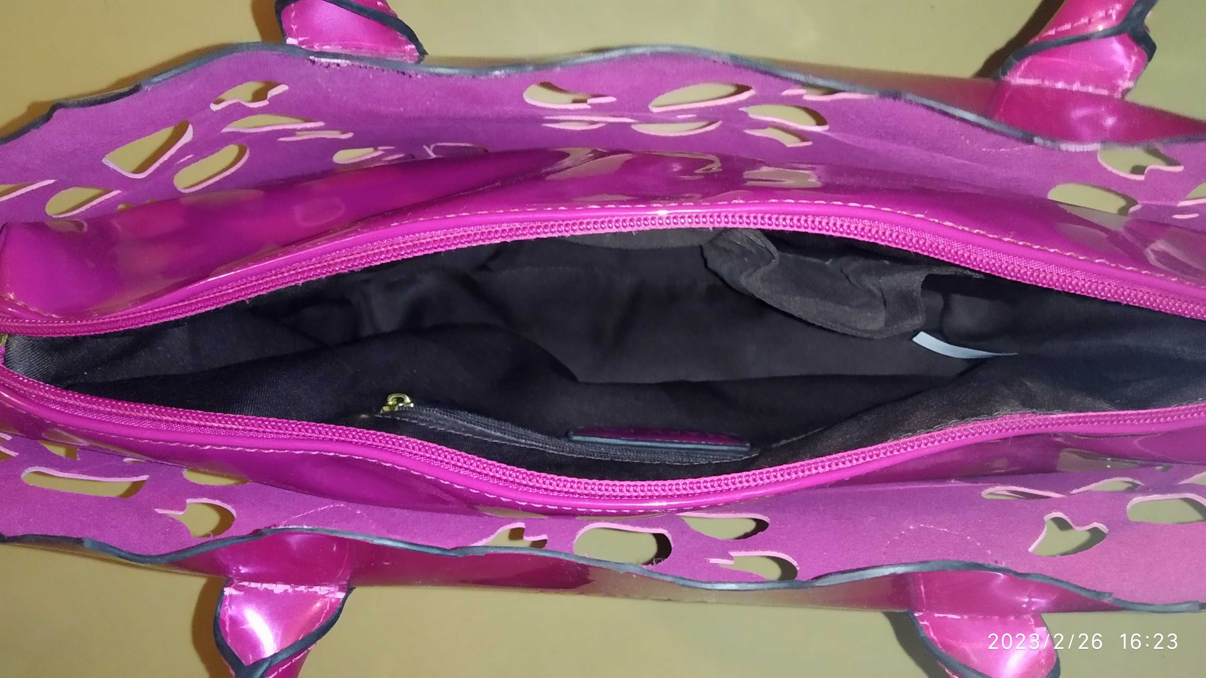 Розовая сумка Mary Kay