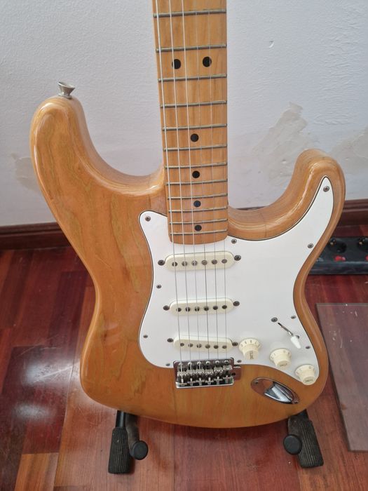 Vendo ou troco Fender Stratocaster Japonesa