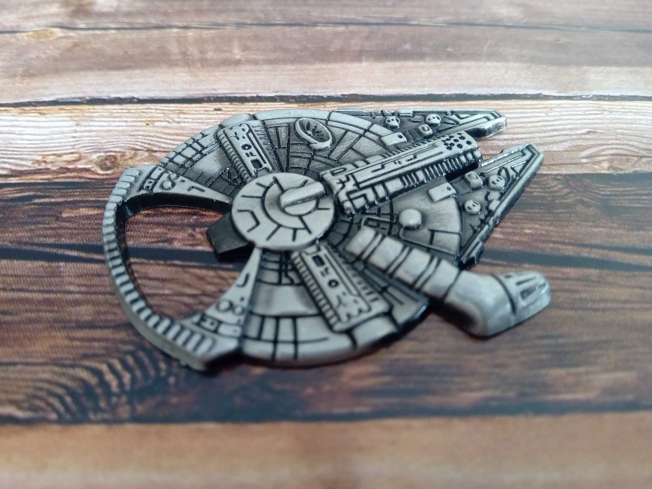 Star Wars - Sokół Millenium. Otwieracz, super!