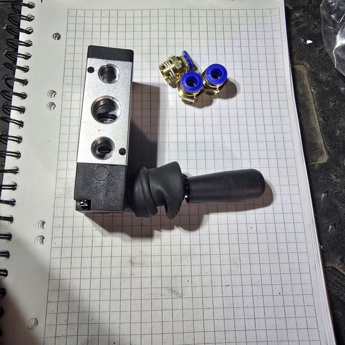 Пневмо распределитель ручной