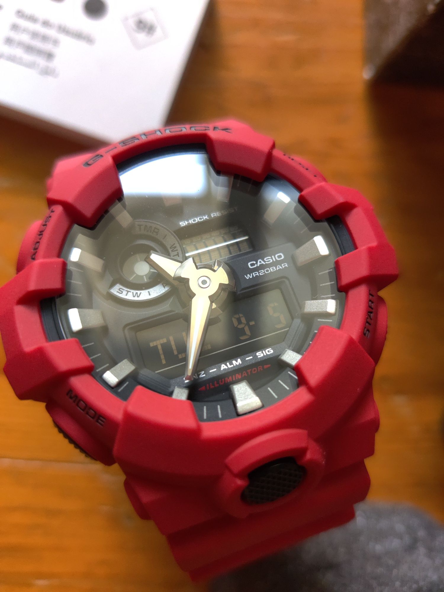 Часы новые оригинал Casio G-Schock GA-700 Red