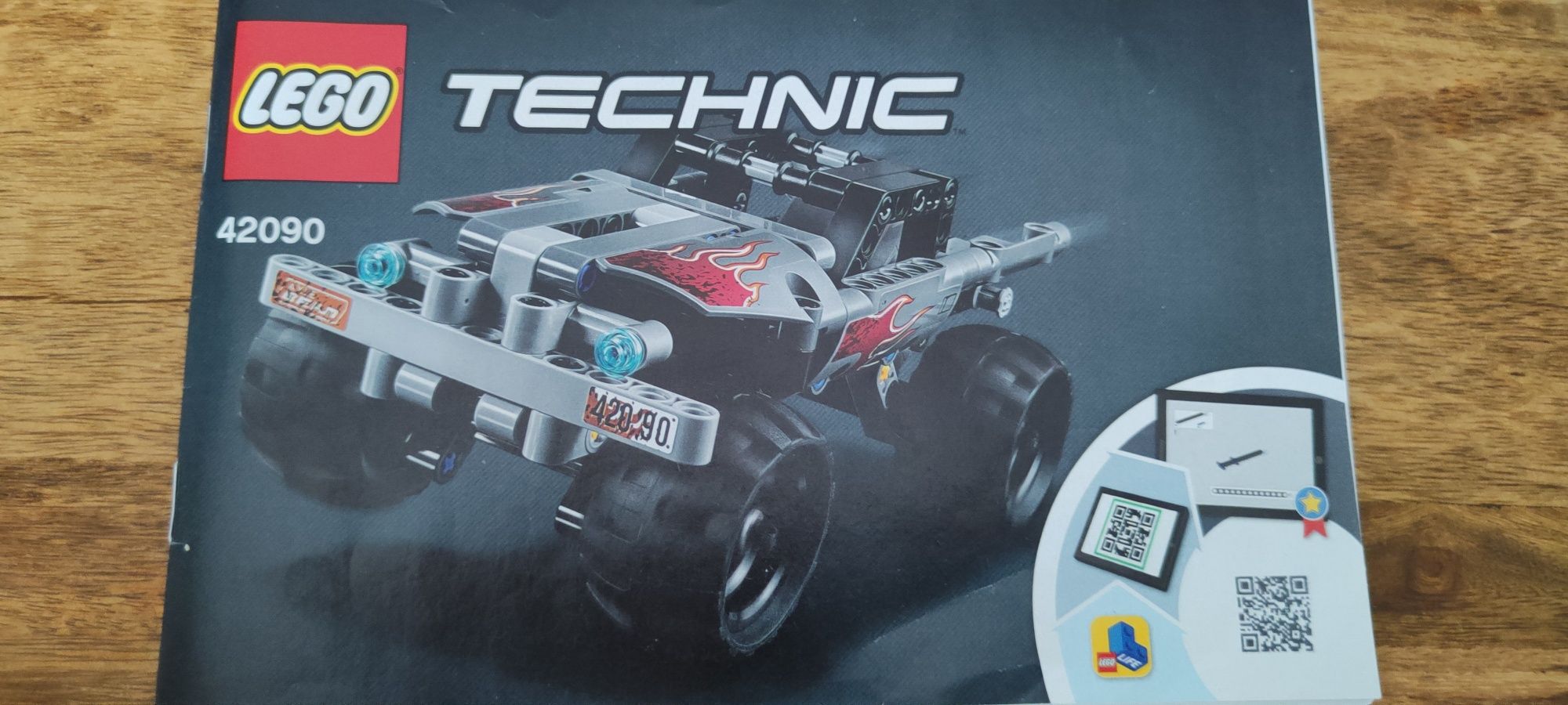 Do sprzedania zestaw LEGO Technic 42090 Monster truck złoczyńców. Zest