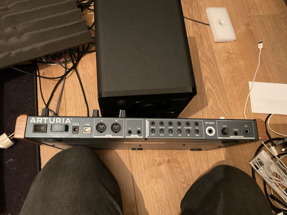 arturia drumbrute automat perkusyjny