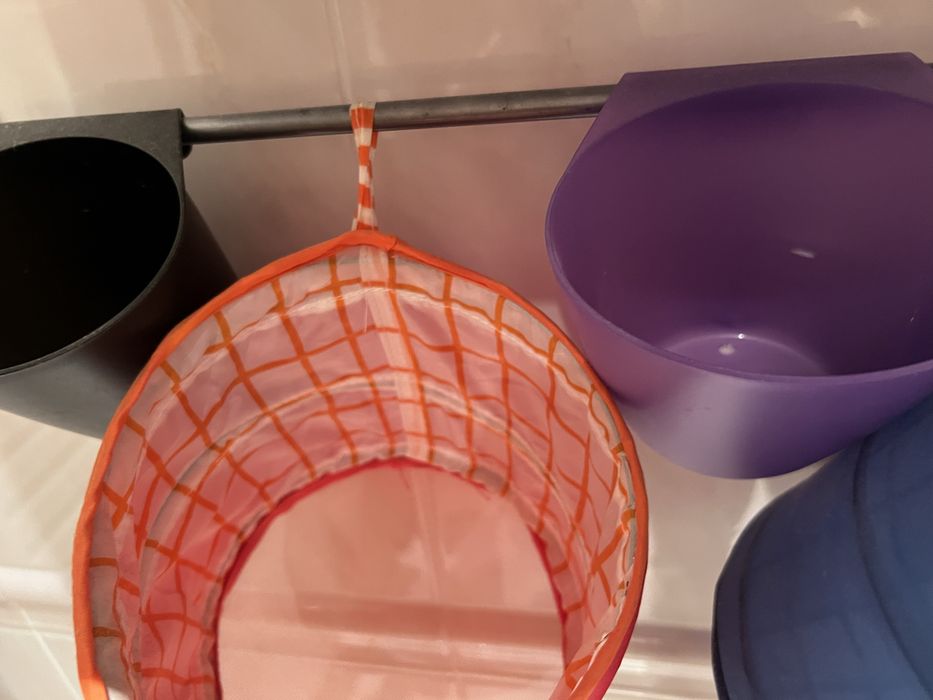 Varão metal com acessorios de criança