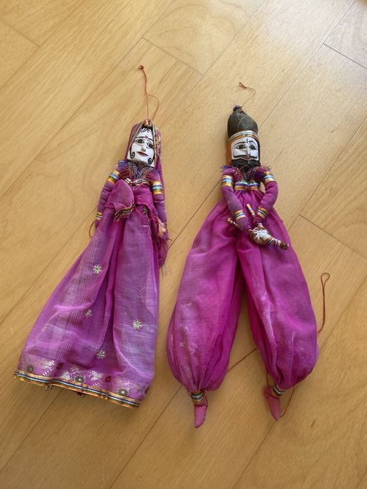 Bonecos indianos em madeira