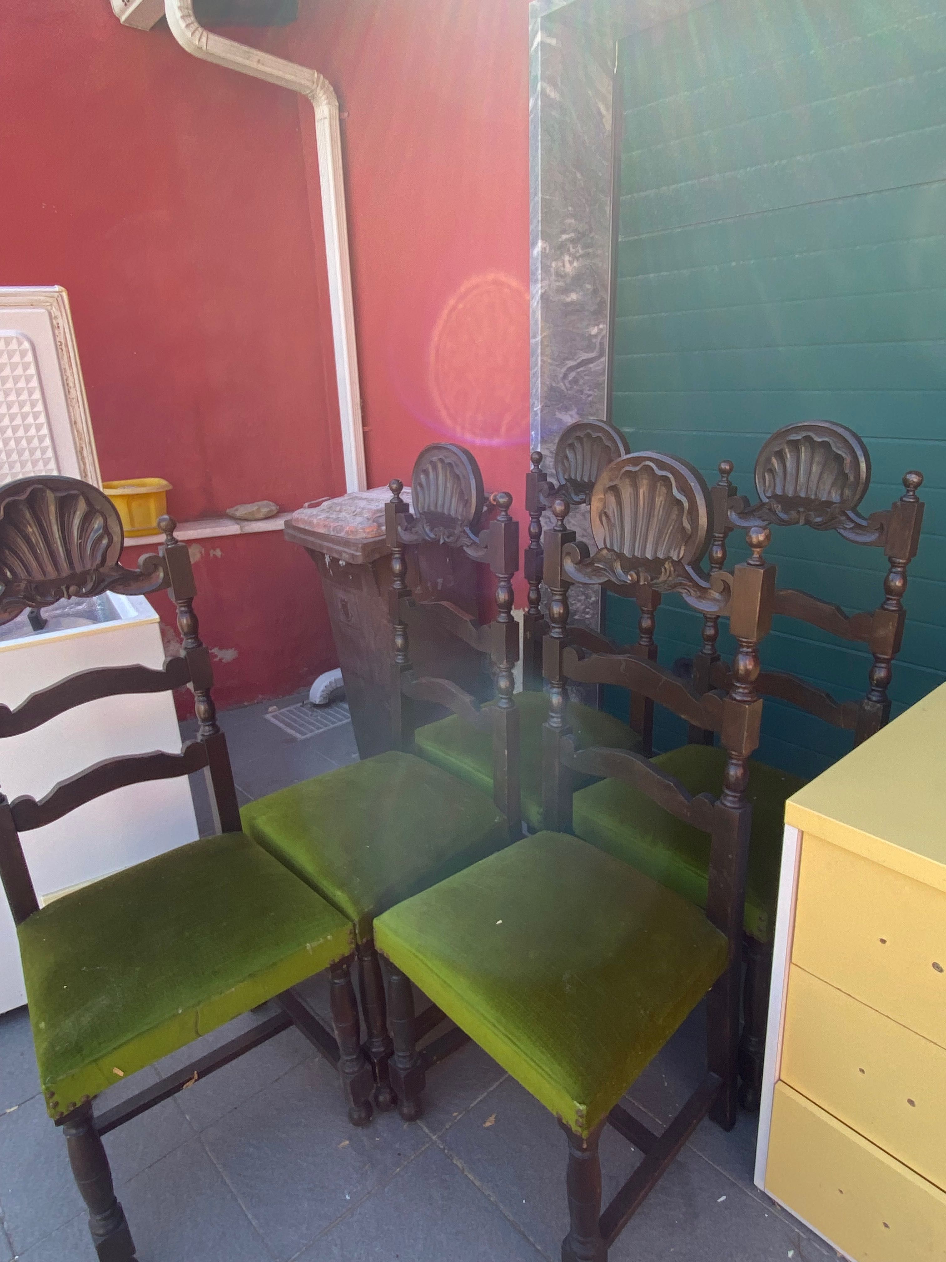 Conjunto de 5 Cadeiras Antigas com Estofo Verde — Estilo Clássico