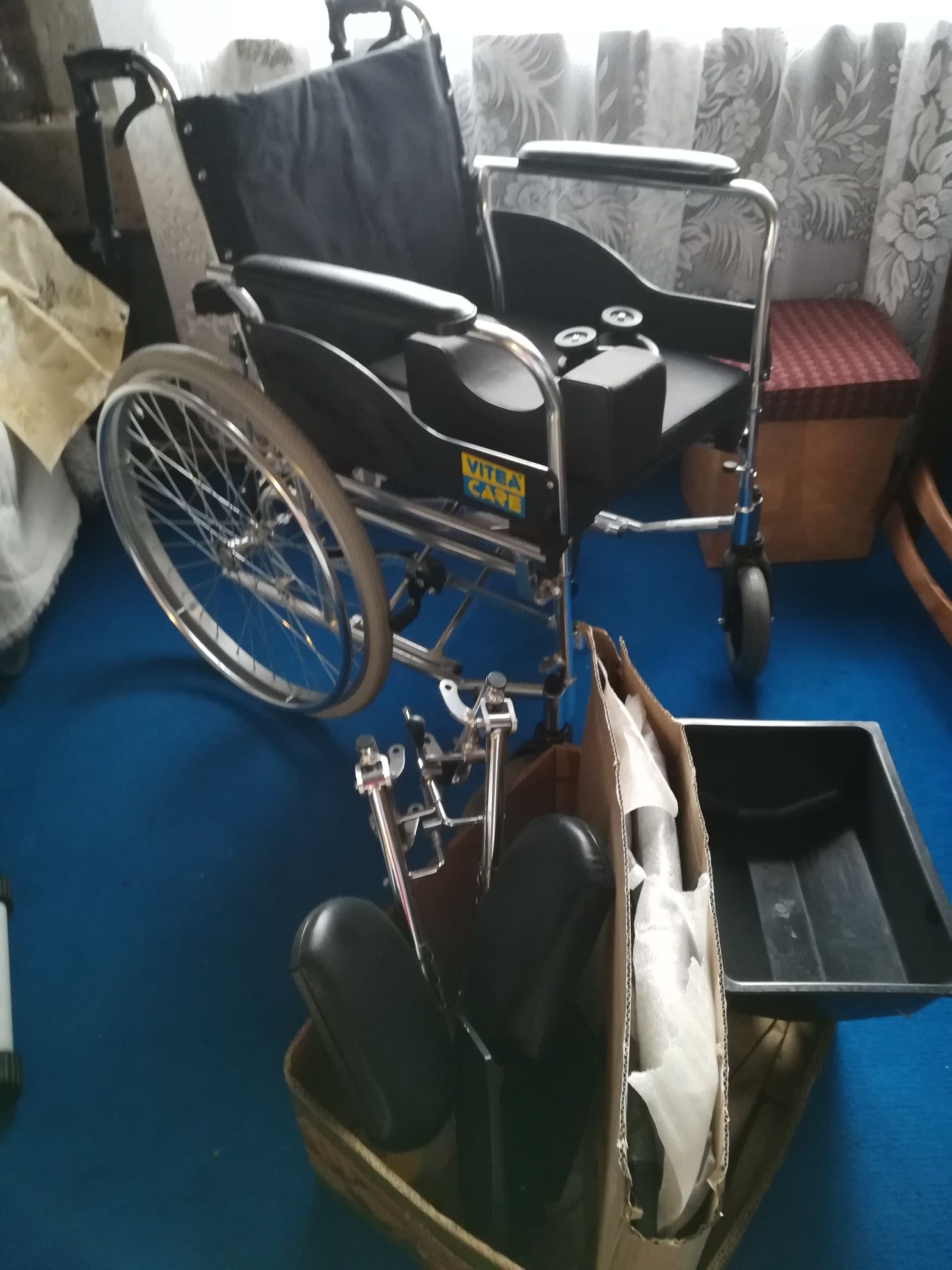 Wózek inwalidzki specjalny RECLINER PLUS firmy Vitea Care
