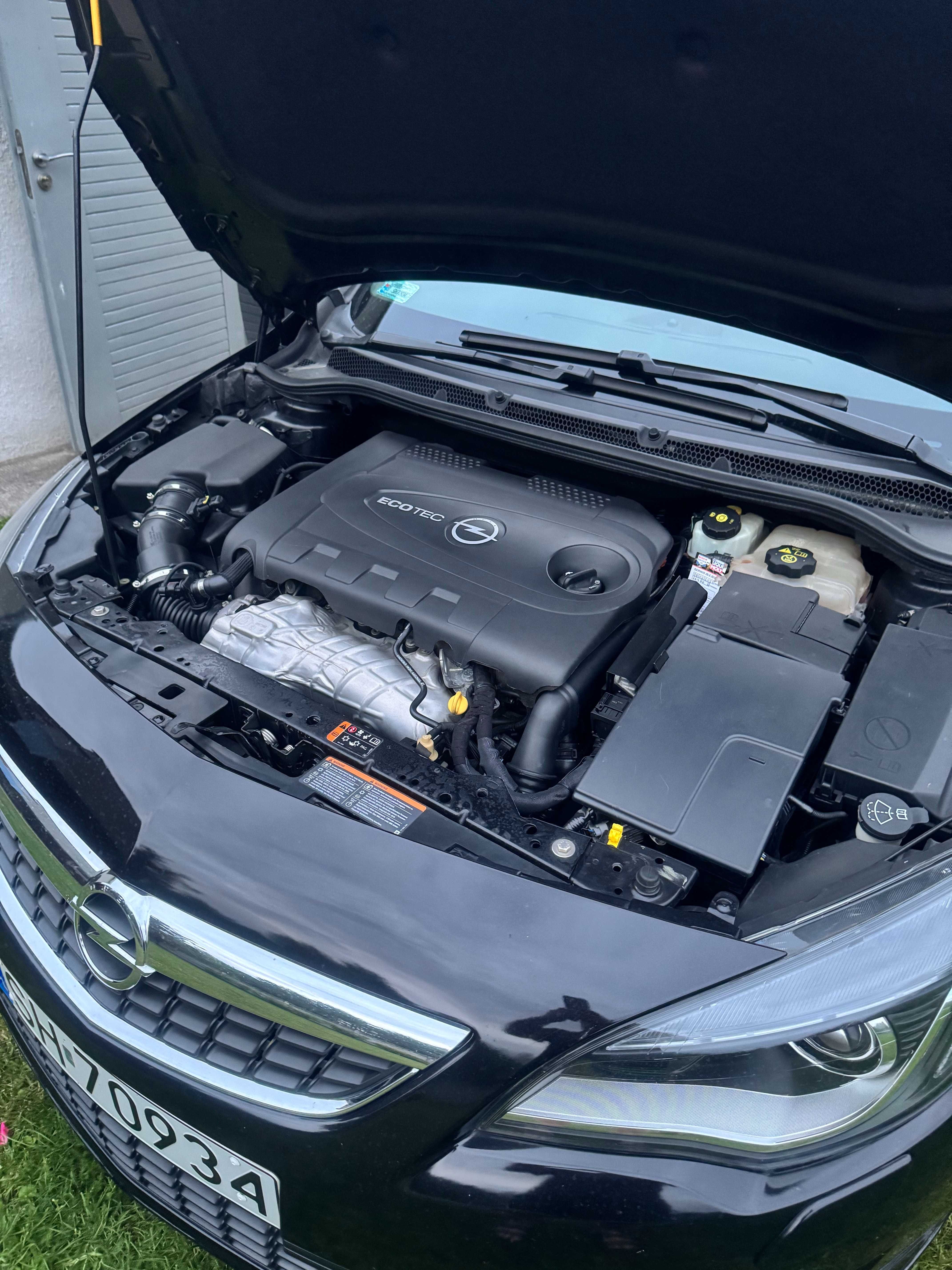Opel Astra J z pakietem OPC line