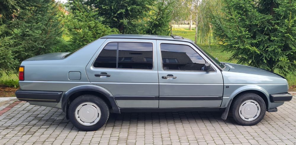 Volkswagen Jetta.  1,6 Бензин. Кпп автомат