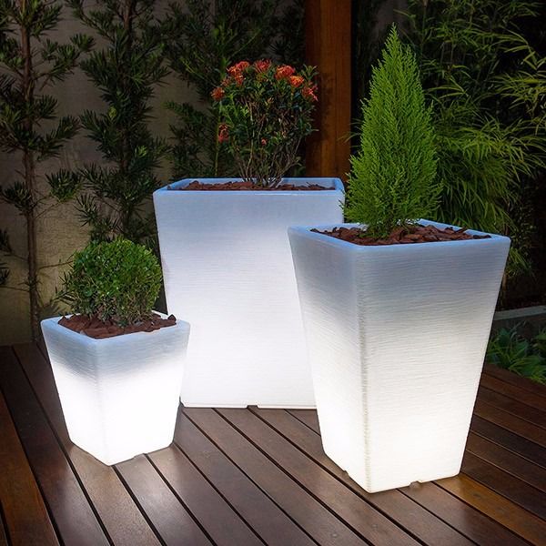 Vasos com iluminação decorativa