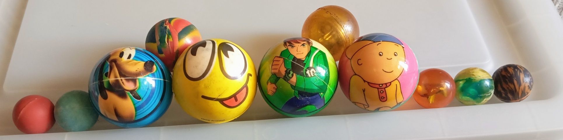Bolas saltitonas e  outras tudo 7,50€.
