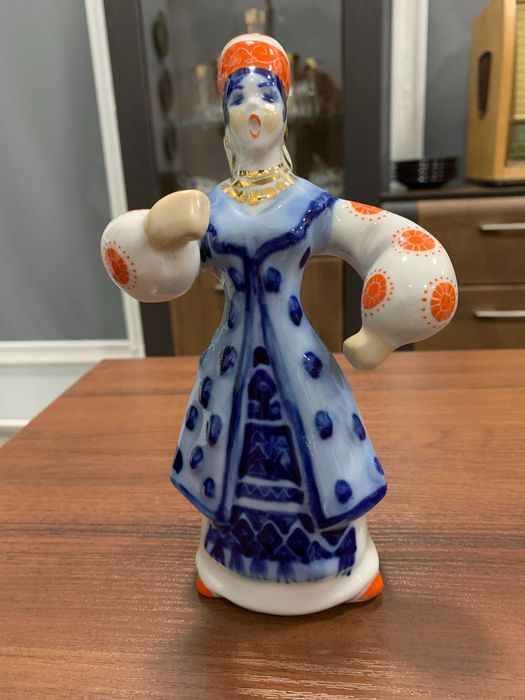 Статуэтки "Энеида" Трегубова В.М. Коростенский фарфоровый завод.