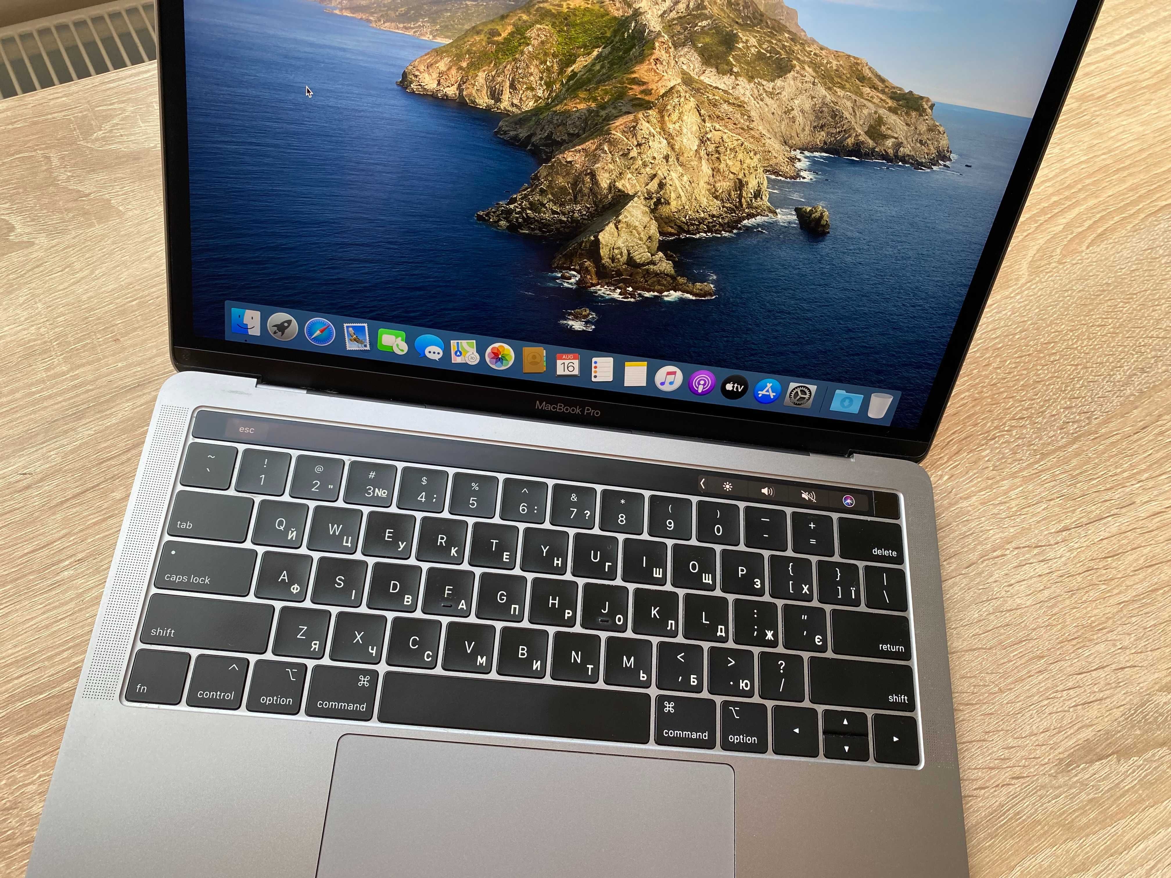 Apple MacBook Pro 13 2018  TouchBar Core™ i7 \ 512gb SSD\ 16gb RAM