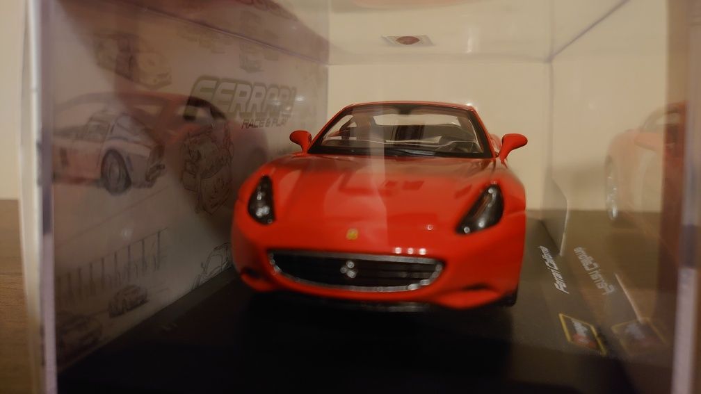 Bburago Race & Play Ferrari California 1:32 BURAGO.