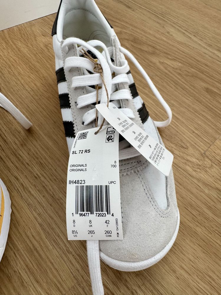 Tenis Adidas 42