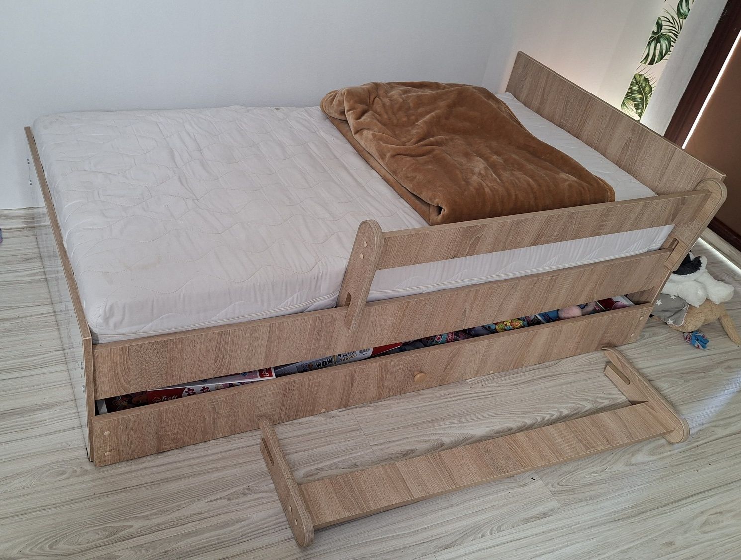 Łóżko dla dziewczynki 160x80 plus materac