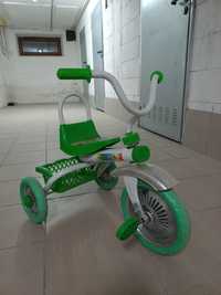 Rowerek trójkołowy zielony