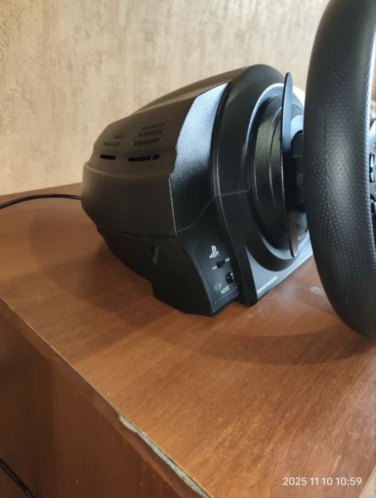 Игровой руль Thrunstmaster T300RS идеал