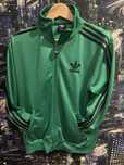 Зеленая кофта adidas