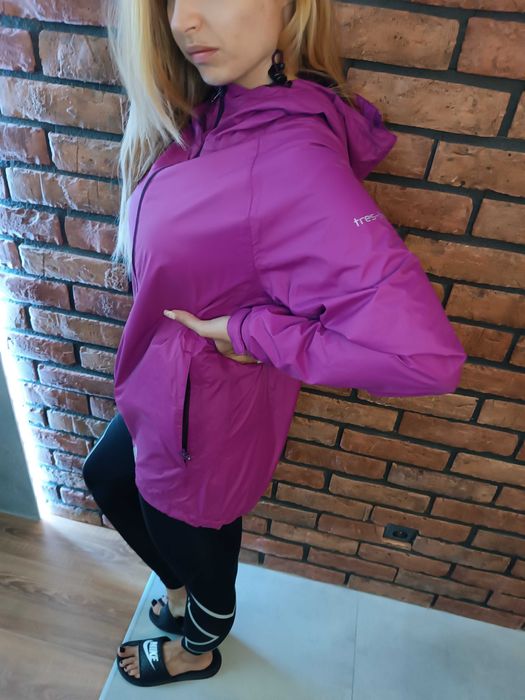 Kurtka przeciwdeszczowa Trespass 5.000 mm, rozmiar M/EU 38, jak Nowa