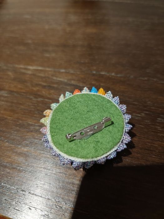 Alfinete em origami já antigo