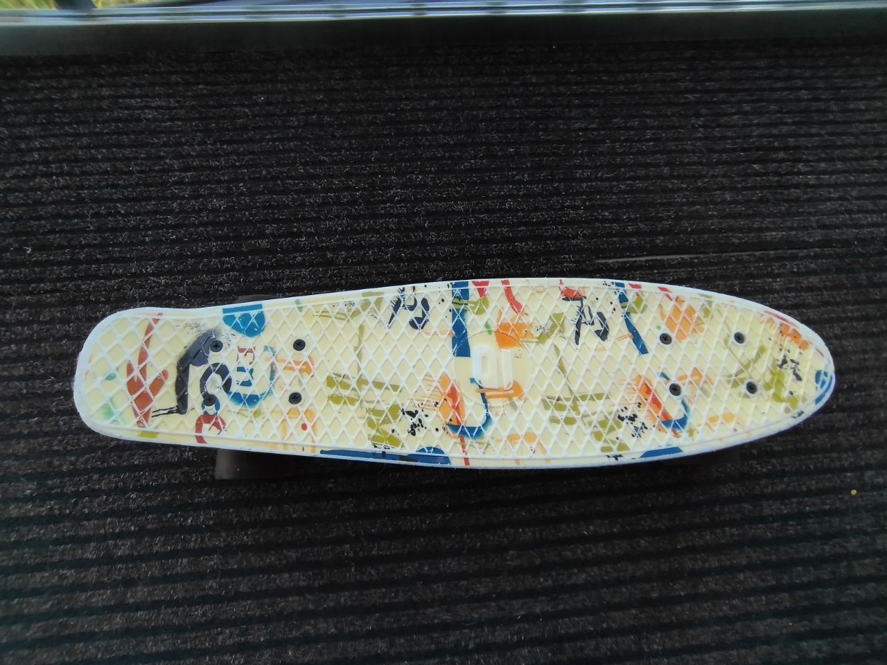 Penny board FISZKA deskorolka dla dzieci 56cm GRAFFITI