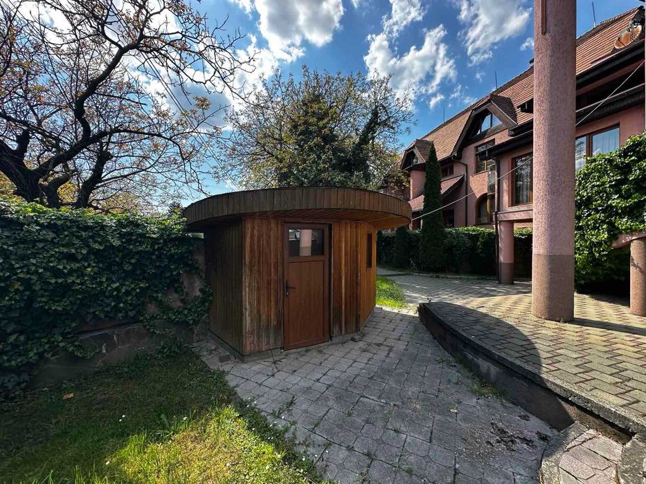 Продається торговельно-відпочинковий комплекс в с. Нересниця