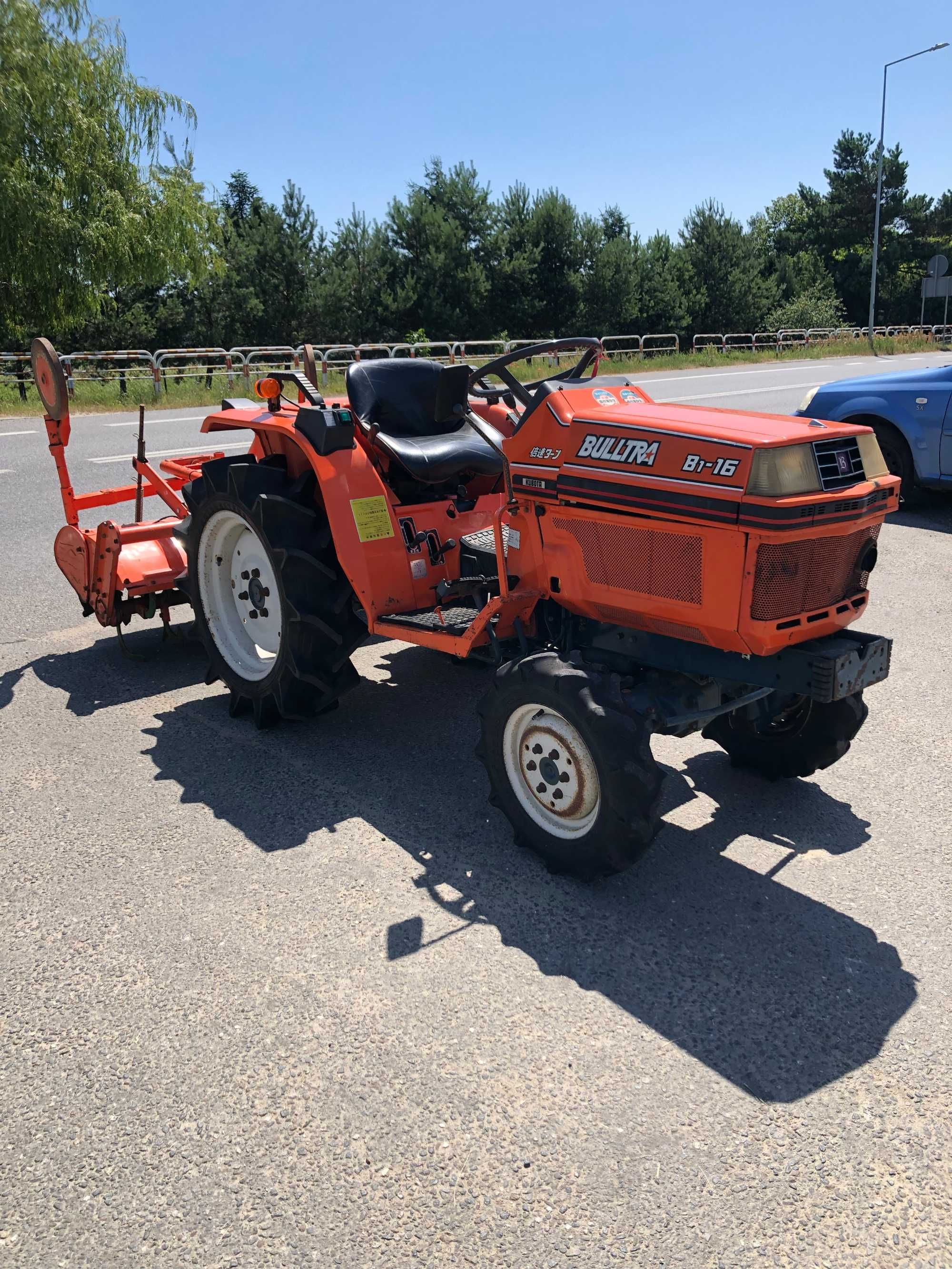 Traktorek Kubota B1-16 16KM z glebogryzarką 4x4