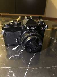 Câmara fotográfica antiga Nikon