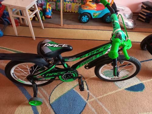 Продам велосипед Formula RACE 16 зеленого цвета