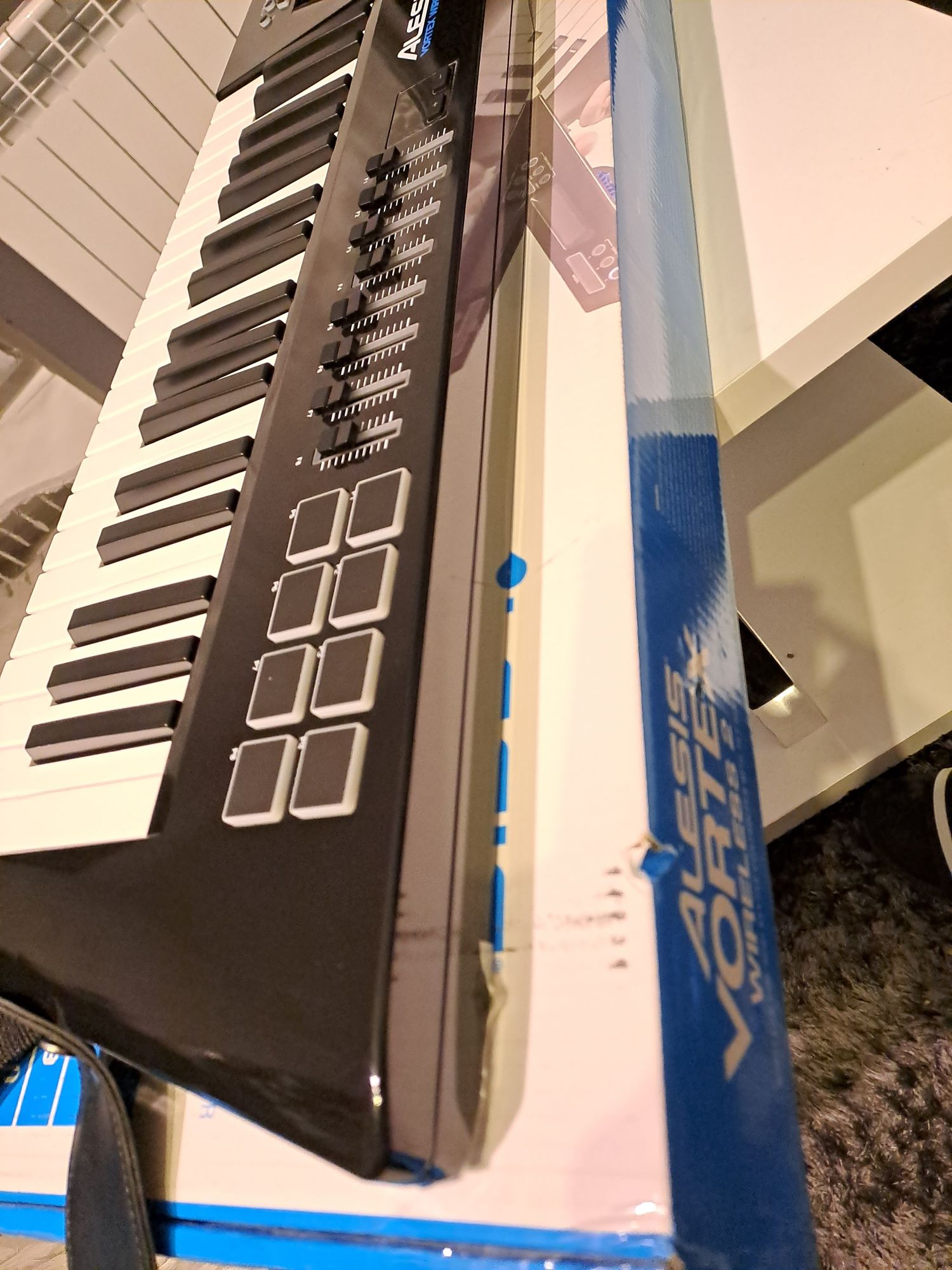ALESIS VORTEX WIRELESS 2 Keytar Keyboard na pasku Nowa !!