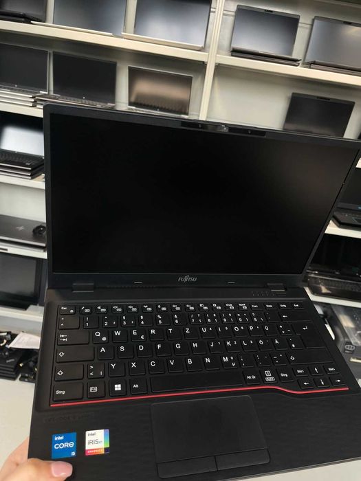 Fujitsu LIFEBOOK E5412 – легкий і зручний для роботи та навчання є30шт