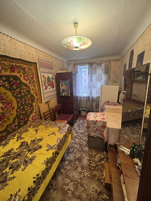 Продаж двух кімнатна квартира