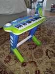 Piano criança (toys ur us)