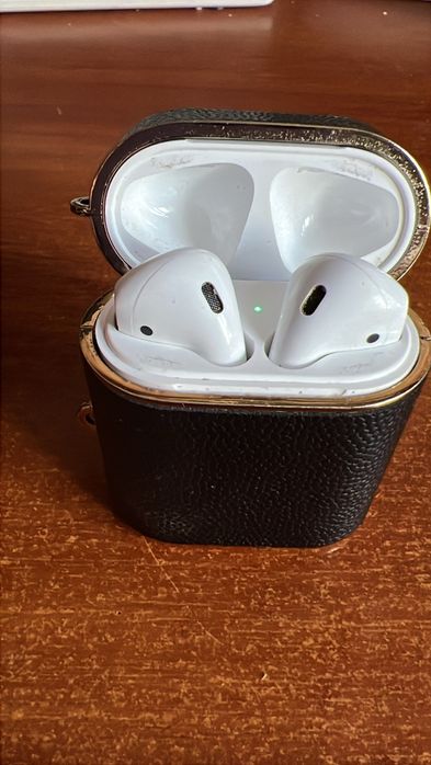 Продам наушники airpods2