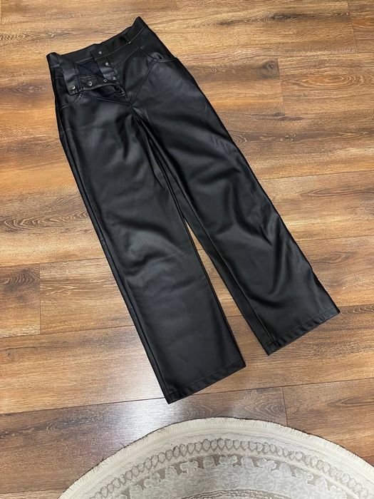Продам жіночі чорні шкіряні штани, розмір S.