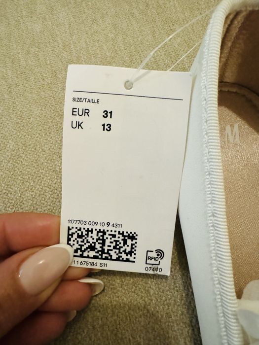 Sapatos menina novos tam. 31