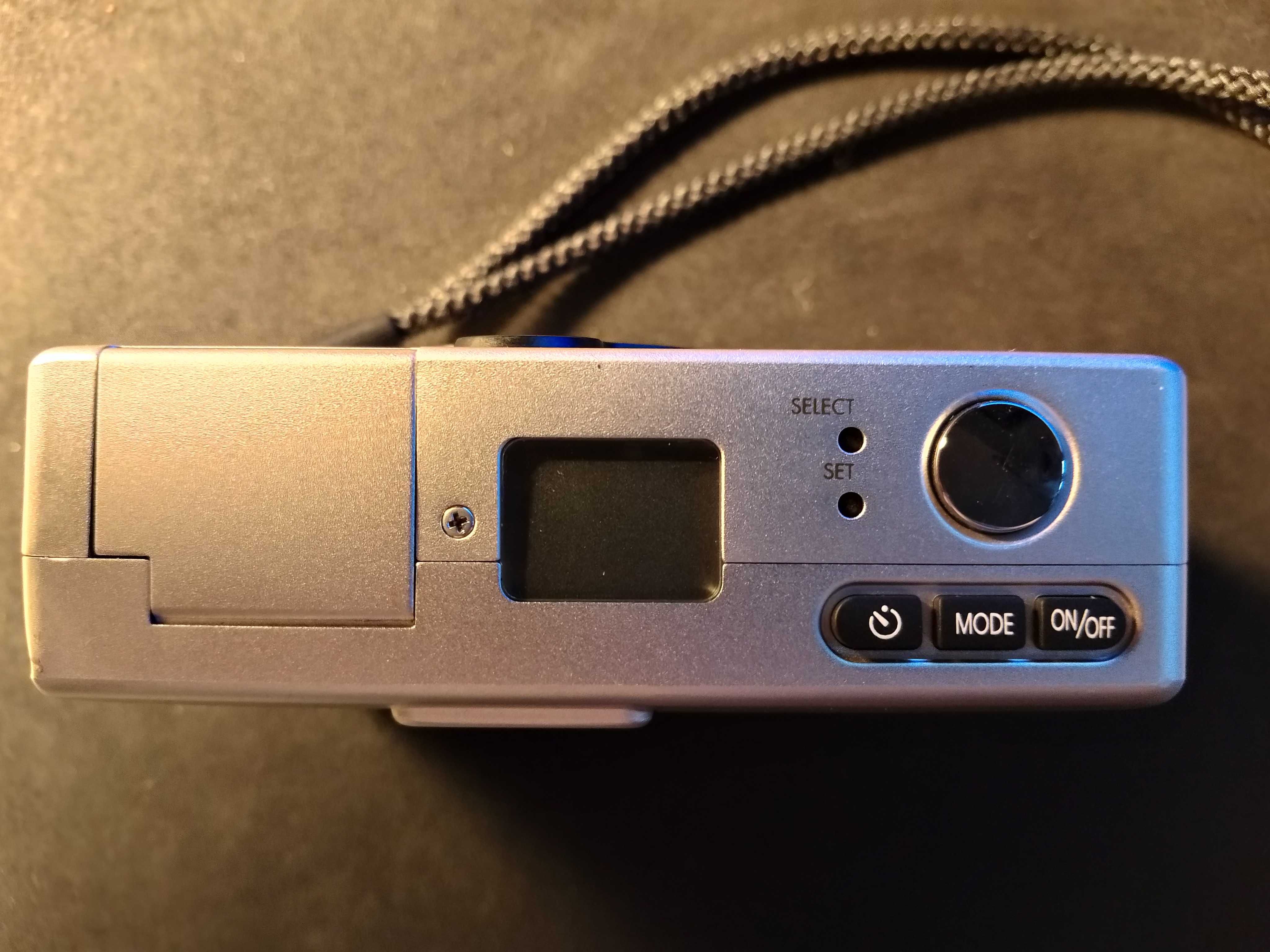 Aparat fotograficzny Exakta Nova 700 aparat z wizjeremAF na kliszę APS