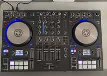 Kontroler DJ Native Instruments Traktor Kontrol S4 MK3