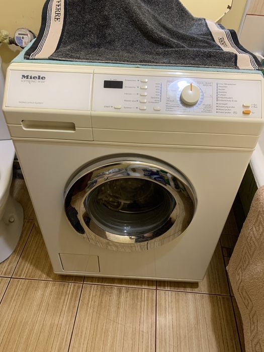 Пральна машинка Miele