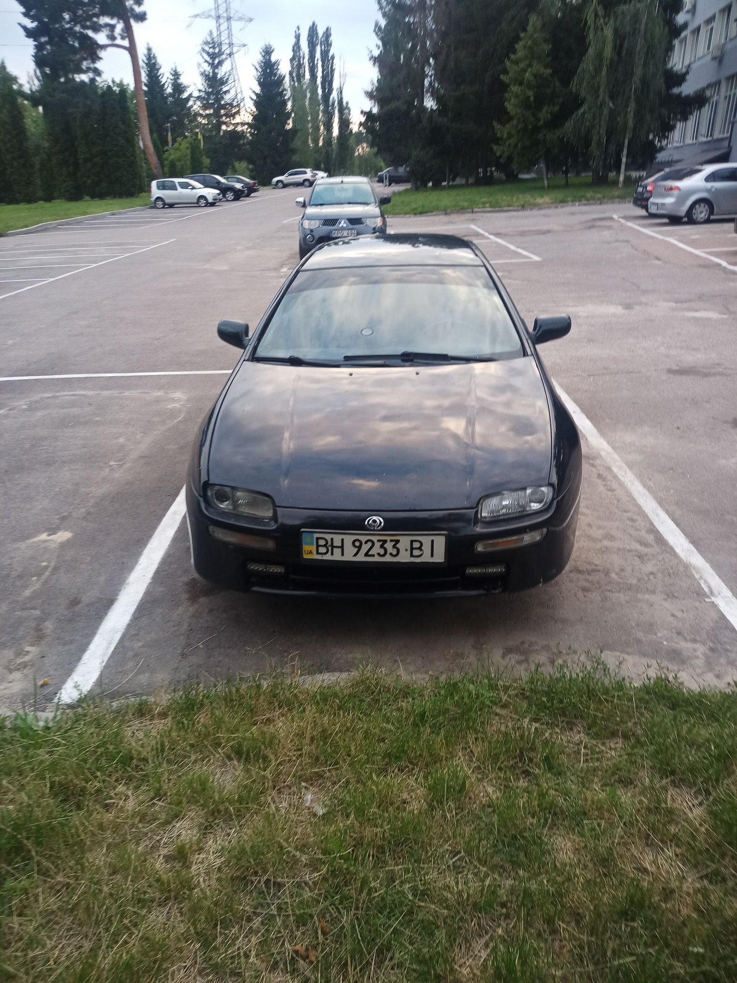 Продам мазду 323F