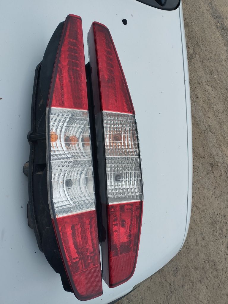 Задні Стопи Фанарі Фіат Добло 223 Fiat Doblo