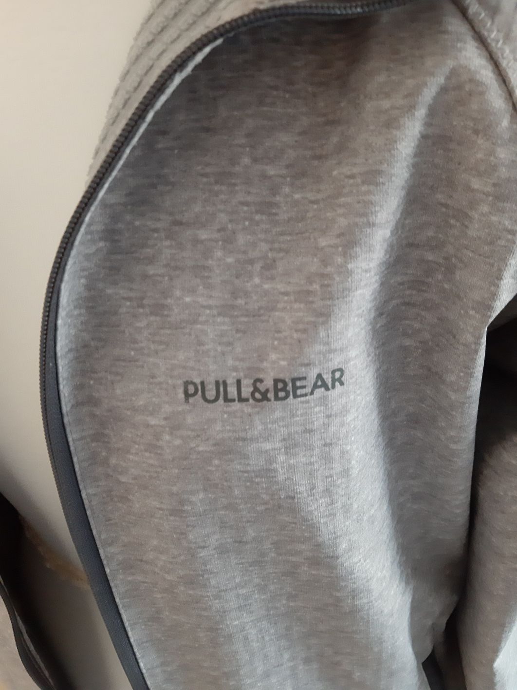 Kurtka Pull&Bear rozmiar L wiatrówka, na deszcz