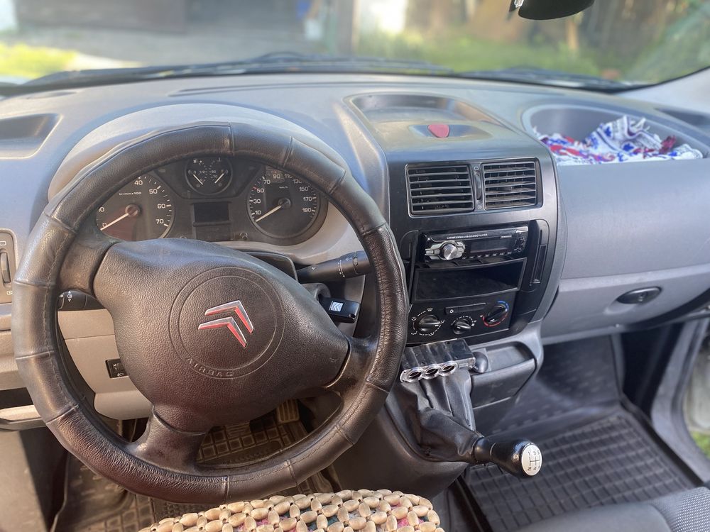Подам автомобіль