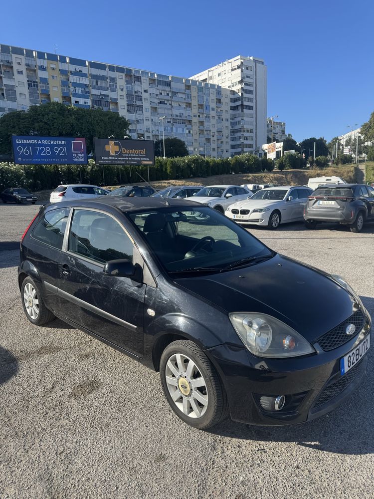 Ford Fiesta 1.4 para venda