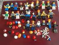 Conjunto de 20 Minifugures da Lego, 1 Fabuland Figura Bulldog
e vários